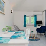 House * Blace