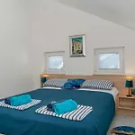 House * Blace