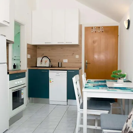 Apartment House Blace